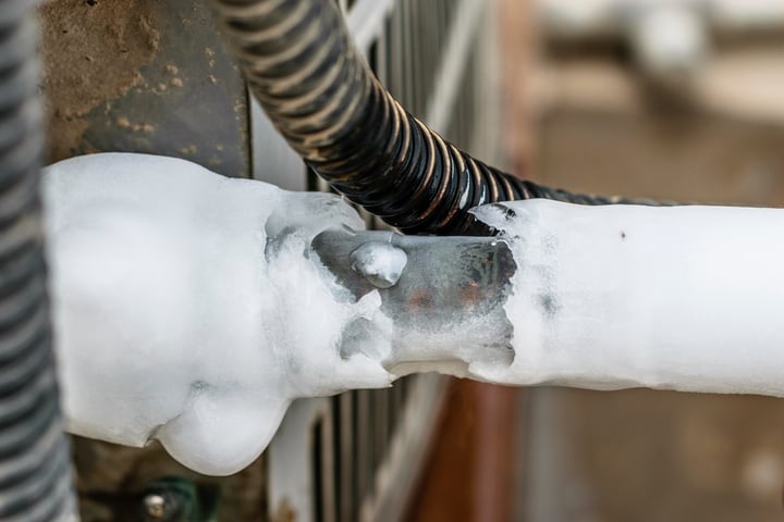 Frozen refrigerant line on an outdoor unit